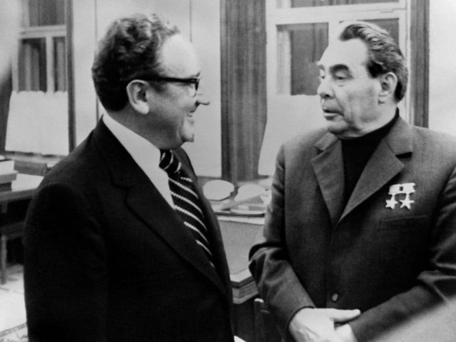  Henry Kissinger incontra Leonid Brezhnev  (Photo by TASS / AFP)