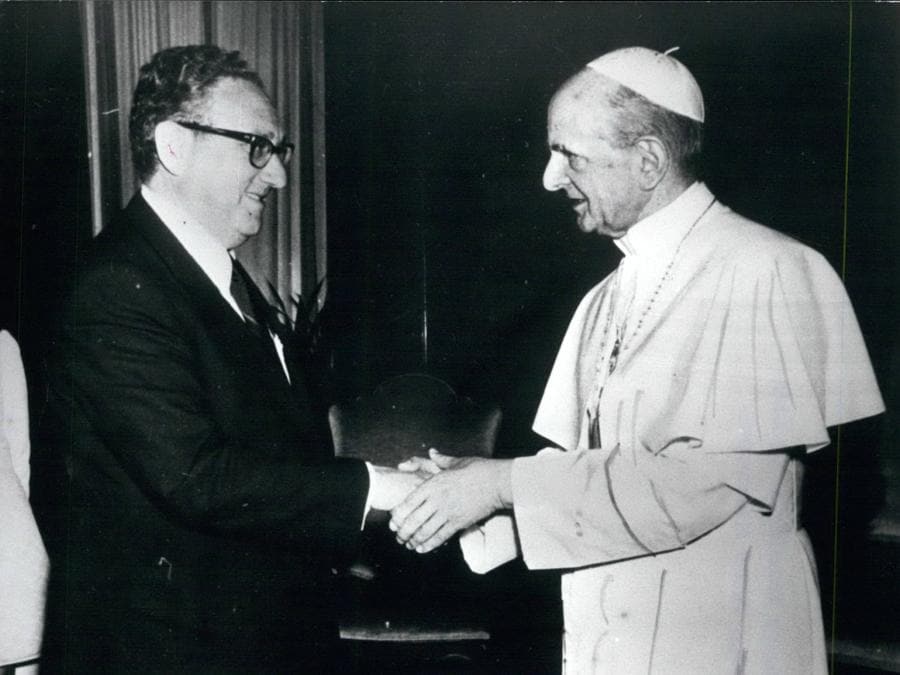  HENRY KISSINGER saluta papa Paolo VI (foto IPP)