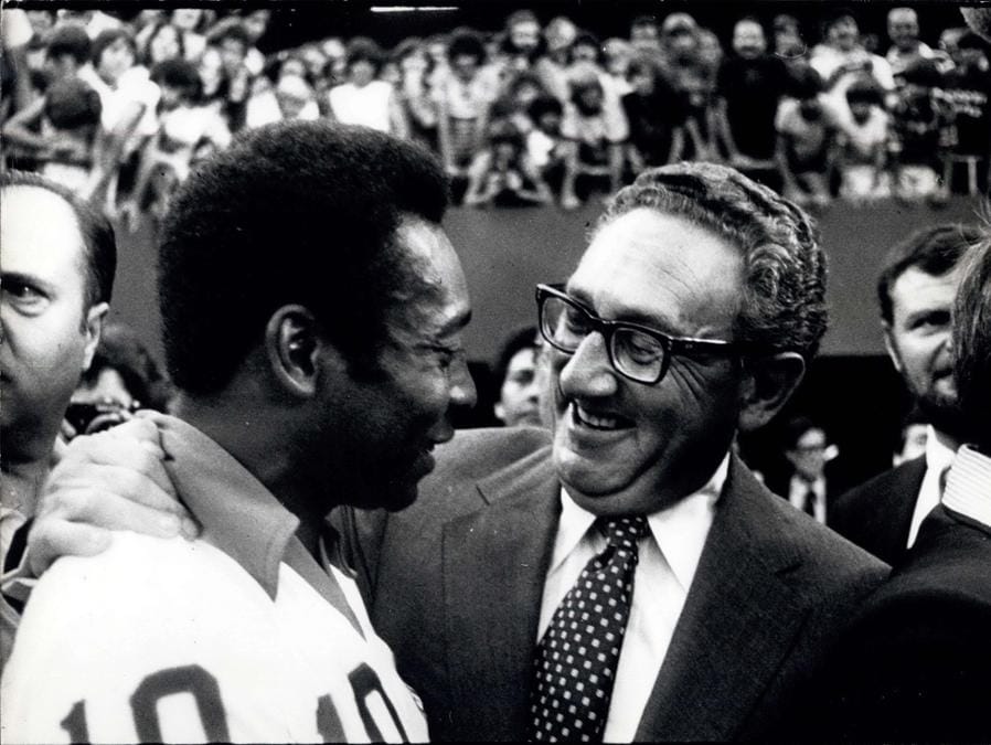  HENRY KISSINGER con il calciatore del Cosmos Pelè ( foto IPP)