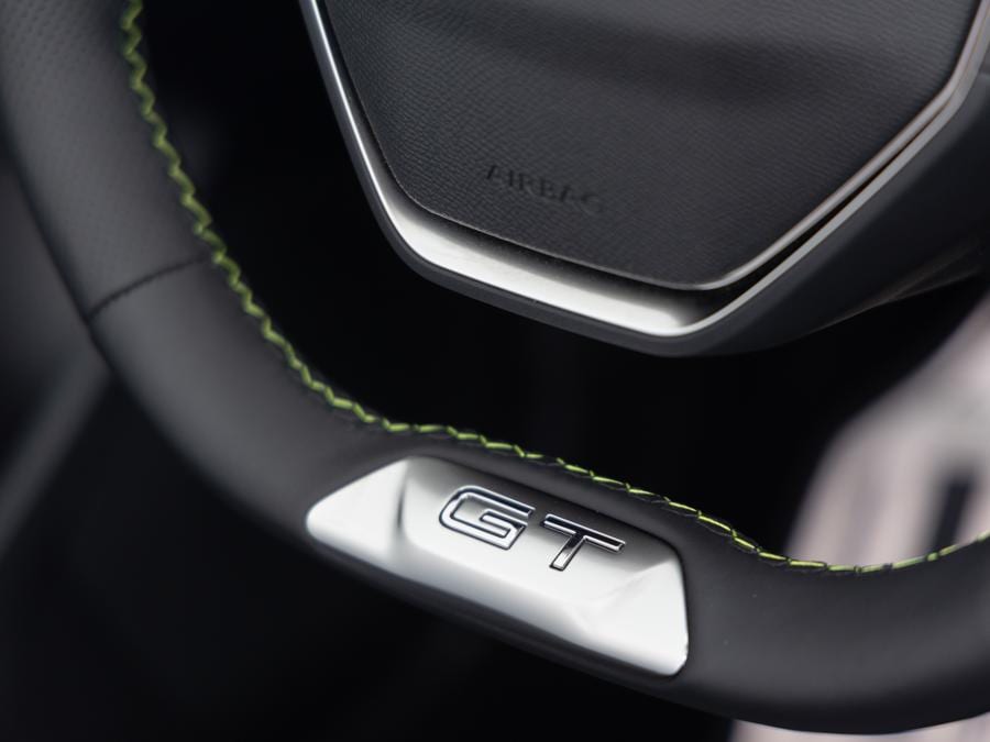 Nuova Peugeot 308 elettrica 