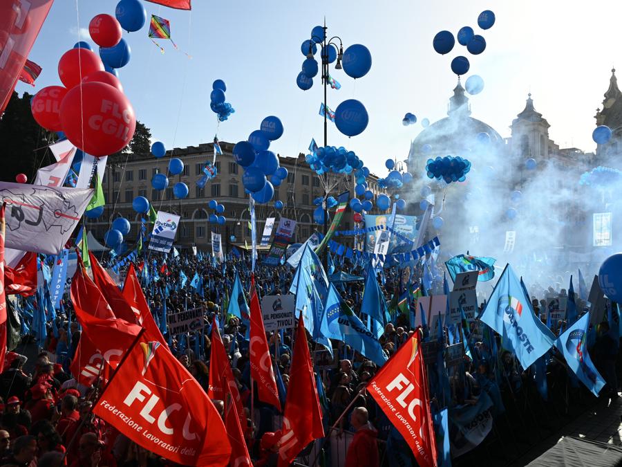 Roma, manifestazione di Cgil e Uil per lo sciopero di 4 ore dei trasporti. (Imagoeconomica)
