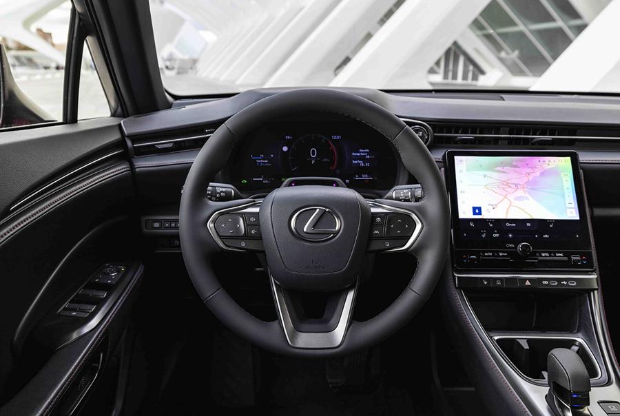 Lexus LBX - Gli interni