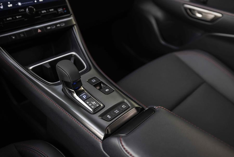 Lexus LBX - Gli interni