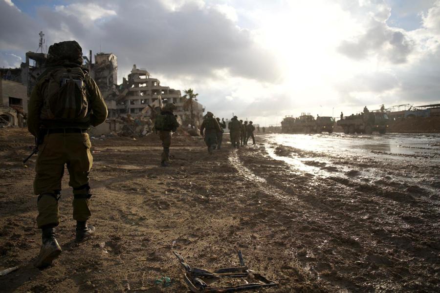 Un’operazione di terra a Gaza. (Reuters)