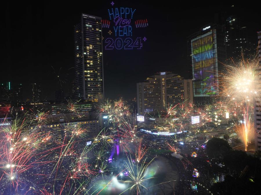 Capodanno a Giacarta, Indonesia. (AP Photo/Achmad Ibrahim)
