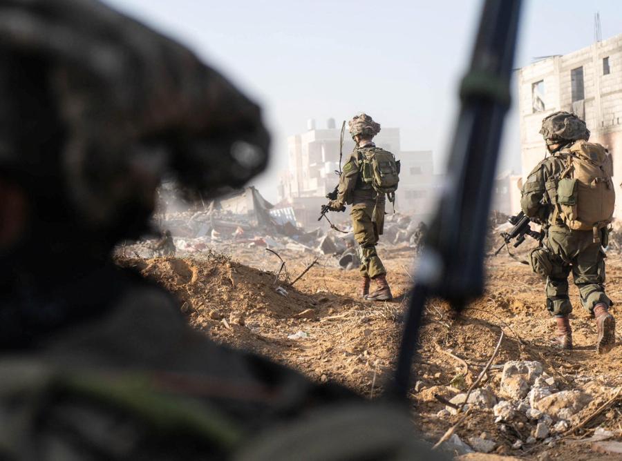 I soldati israeliani operano nella Striscia di Gaza. Israel Defense Forces/Handout via REUTERS