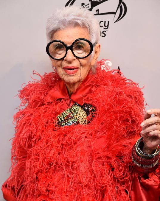 Iris Apfel partecipa al 38° American Apparel & Footwear Association 2016 dell’American Apparel & Footwear Association il 24 maggio 2016 a New York City.  (Photo by Ilya S. Savenok / GETTY IMAGES NORTH AMERICA / Getty Images via AFP)