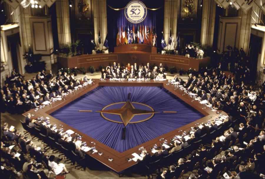 Sessione del vertice del cinquantesimo anniversario della NATO - 1 aprile 1999. (Photo by Dirck Halstead/Getty Images)