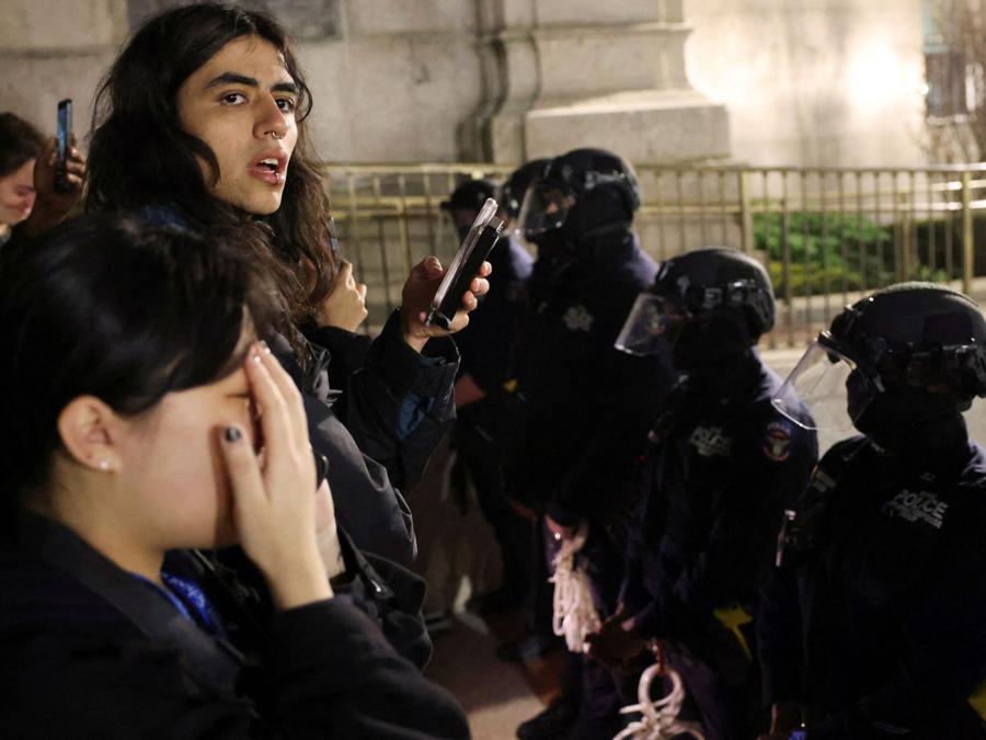 L’irruzione della polizia alla Columbia University di New York. (Reuters)
