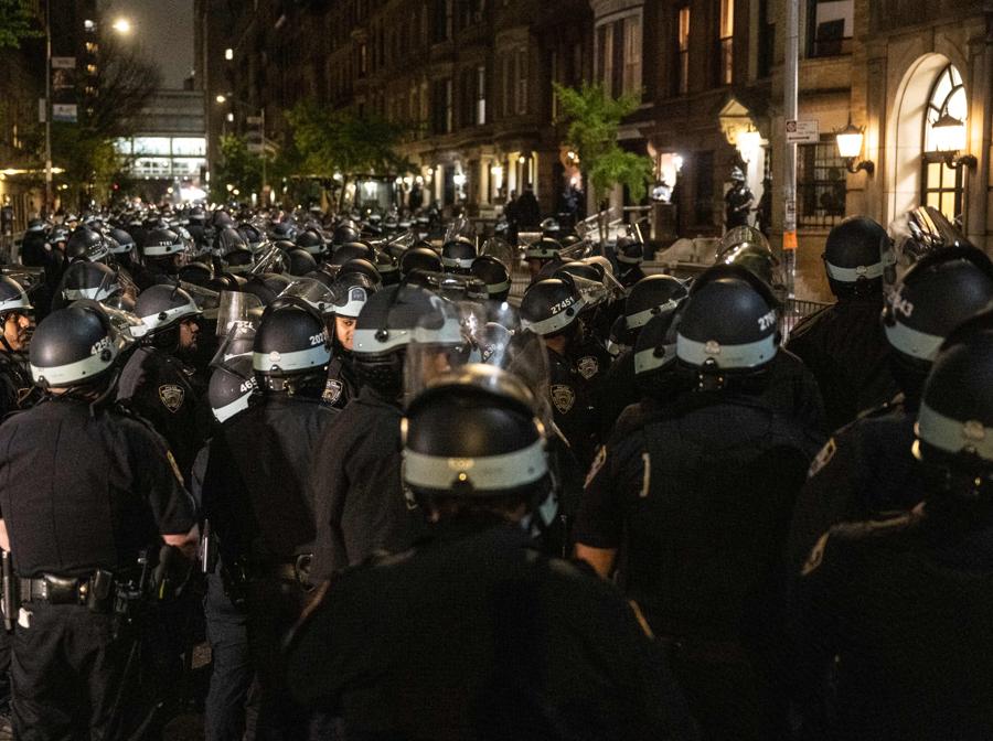 L’irruzione della polizia alla Columbia University di New York. (AFP)