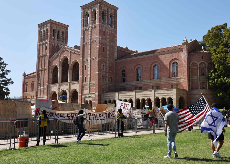 Le proteste all’Universita della California. (UCLA)  Los Angeles. (AFP)