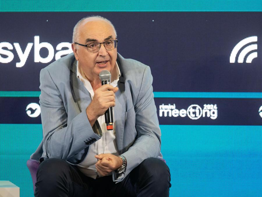 Maurizio Gardini, Presidente di Confcooperative, durante la 45ma edizione del Meeting dell'Amicizia fra i Popoli, la tradizionale kermesse di Comunione e Liberazione, a Rimini, 20 agosto 2024. (ANSA / Fabrizio Zani / Pasquale Bove)