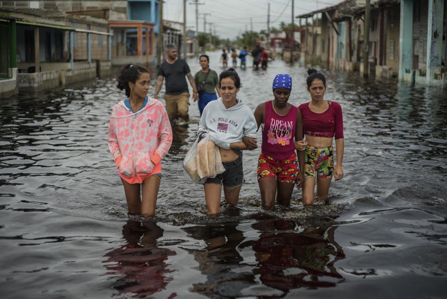 Gli allagamenti  a causa dell’uragano Helene, a Batabano, provincia di Mayabeque, Cuba. (AP)
