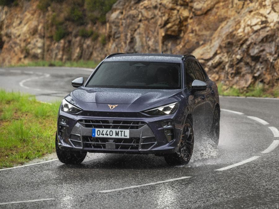 Cupra completa la propria proposta con la nuova Terramar, il Suv medio pensato per conquistare il segmento a più rapida crescita in Europa
