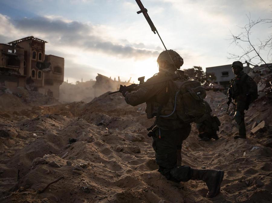 Le truppe sul terreno nell’area di Rafah, nel sud della Striscia di Gaza. (Photo by Israeli Army / AFP)