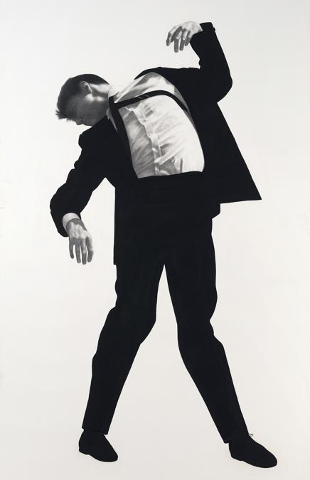 Robert Longo - untitled Eric 1981. Men in the cities - collection Thaddaeus Ropac Salzburg Paris - (c)  Bildrecht Wien 2024 (foto: Ulrich Ghezzi)