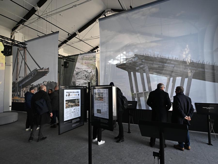 Egle possetti presidente del comintato vittime del crollo di ponte Morandi, durante l'inagurazione del memoriale per le 44 vittime. ANSA/LUCA ZENNARO