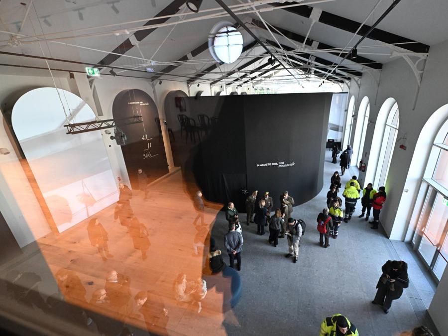 Egle possetti presidente del comintato vittime del crollo di ponte Morandi, durante l'inagurazione del memoriale per le 44 vittime.  ANSA/LUCA ZENNARO