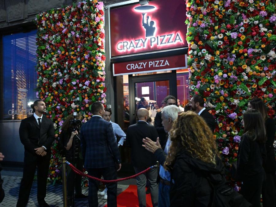 Inaugurazione della pizzeria gourmet Crazy Pizza a Napoli. Italy Photo Press