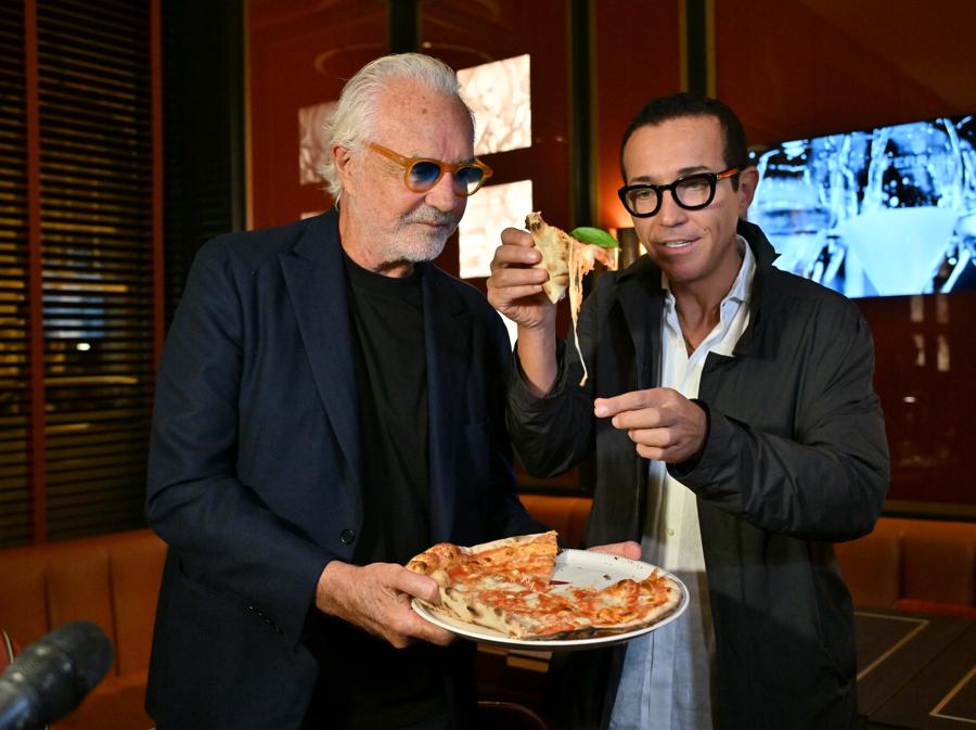 Inaugurazione della pizzeria gourmet Crazy Pizza a Napoli. Italy Photo Press