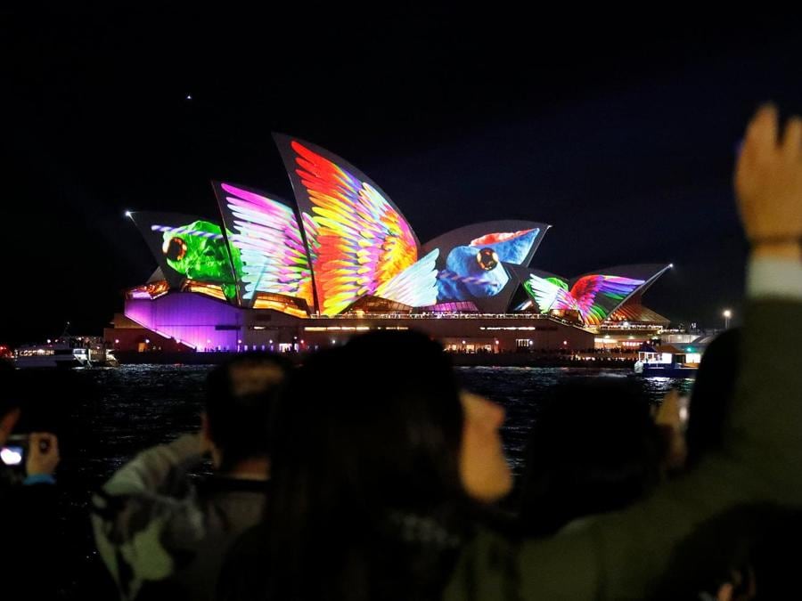 Vivid Sydney, Festival di luci, musica e idee più grande la mondo. Il festival dura per 23 giorni, inizio festival, 25 maggio 2018. (REUTERS/David Gray)