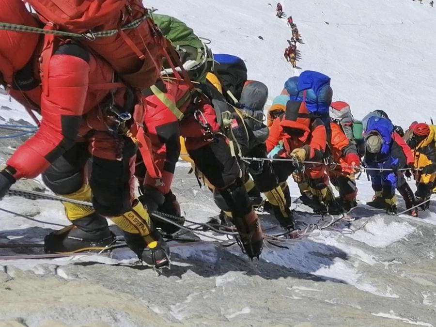 Ricerca Sulla Conquista Della Vetta Dell Everest