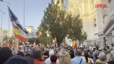 Migranti, 50mila persone in piazza a Madrid per Ceuta: insulti e cori contro Sanchez