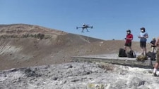 Droni in volo sopra Vulcano per studiare i gas e prevedere le eruzioni
