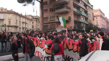 Nordio a Napoli, protesta contro il decreto sicurezza - Tiscali