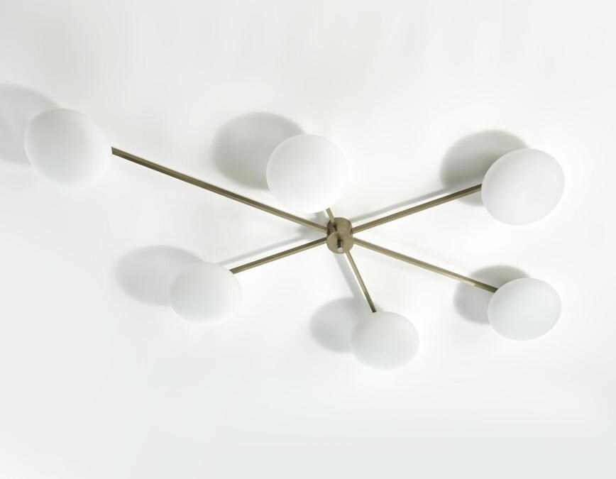 Il Ponte Casa d'aste la lampada a plafone a sei luci modello “6 lune” di Angelo Lelii, Esecuzione Arredoluce, Monza 1961, venduta per 22.500 euro