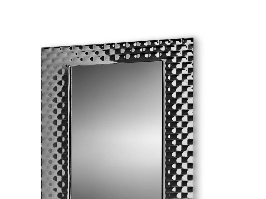 Veblén, luxury edition by Fiam Italia, specchio Pasha, design Dainellistudio; specchio da parete costituito da cornice in vetro fuso a gran fuoco da 6 mm retroargentato con decoro a rilievo e disponibile nelle finiture fumé o bronzo.