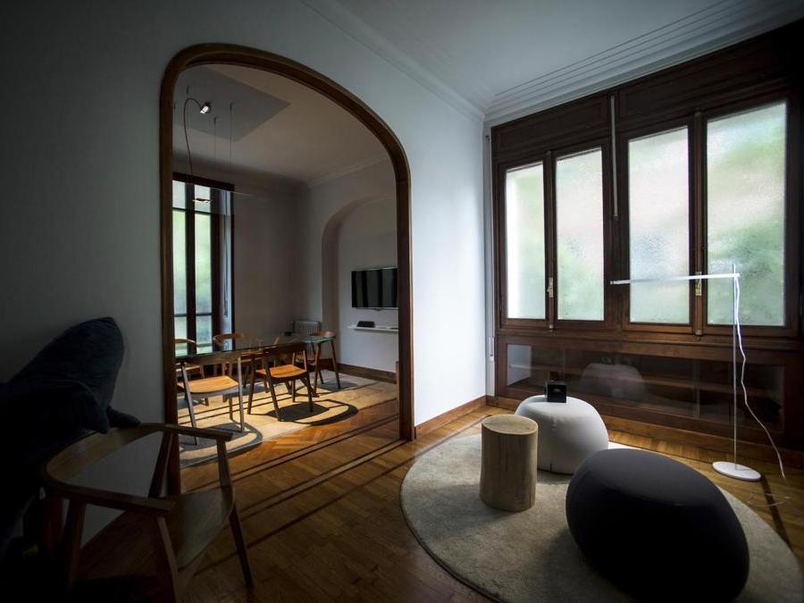 Studio Carlo Ratti Associati. Per gli interni della sede ai piedi della collina, lo studio ha scelto un approccio semplice e conservativo - foto_Luisa Porta Daniele Ratti
