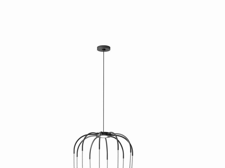  Axolight, collezione di lampade a sospensione Alysoid, design Ryosuke Fukusada;  realizzata in alluminio lavorato a mano, è caratterizzata da preziose catenine che per caduta definiscono il diffusore. Declinata in quattro modelli, ha la fonte luminosa a led integrato.
