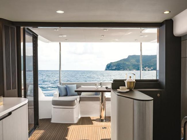 In barca come nel salotto della villa al mare