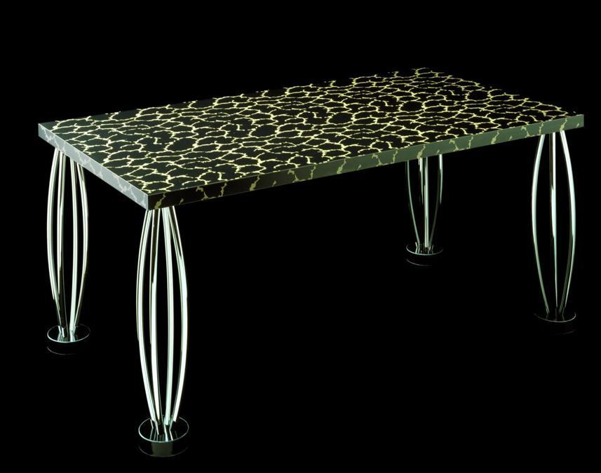 City per Memphis. Tavolo in laminato plastico e metallo della Collezione Memphis Milano (1983). Dimensioni: 160 x 85 x 72 cm di altezza. Prezzo: 4.540. (Ph Credit Studio Azzurro – Courtesy Memphis srl, www.memphis-milano.com) 