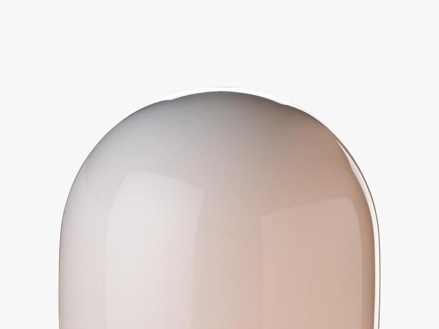 Darpanah per Venini (1994-2017). Edizione numerata per anno. Lampada da tavolo della collezione Art Light con elementi in metallo laccato bianco. Prezzo: 3.950 euro