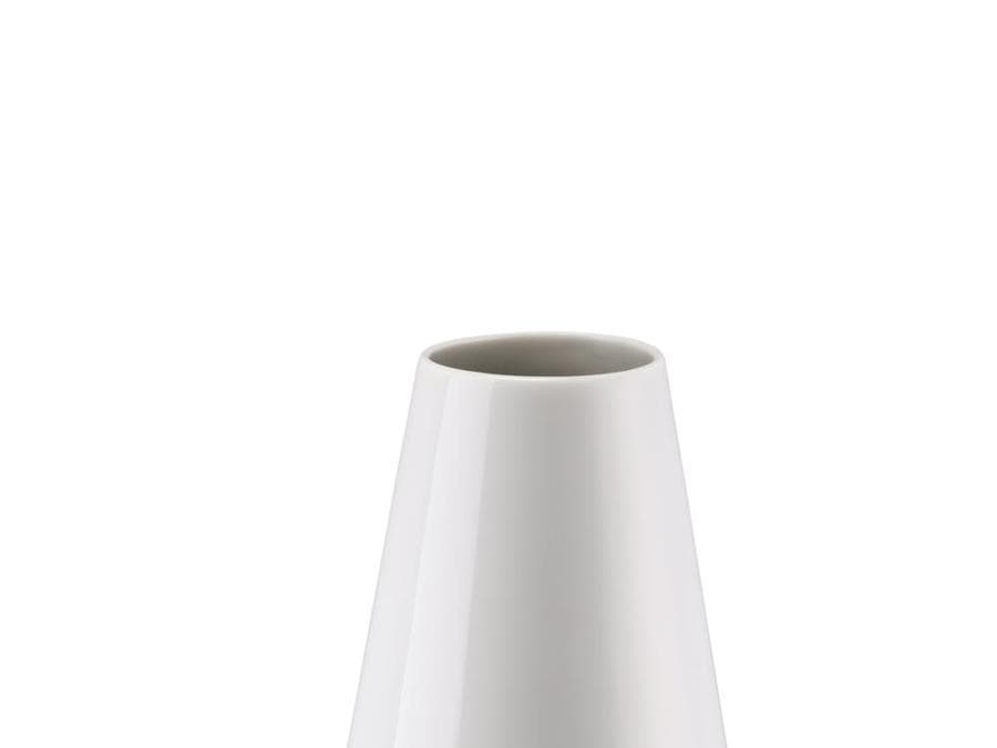 Rosenthal, vasi Geode, design Cédric Ragot; in porcellana, disponibile in nero, bianco, platino e ‘new gold'.