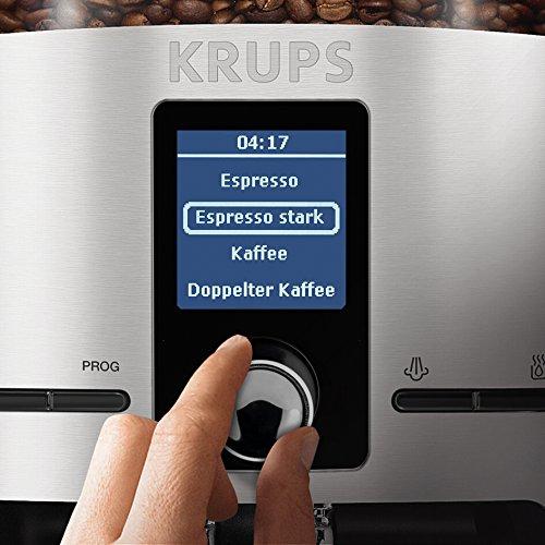 Krups, EA8260, espresso automatica con un design compatto, in acciaio inox, display molto facile da seguire; macinacaffè a diverse regolazioni e amovibile; macincaffè e serbatoio dell'acqua trasparenti, griglia scaldatazze, contenitore per 14 fondi amovibile e spegnimento automatico. Euro 1.000