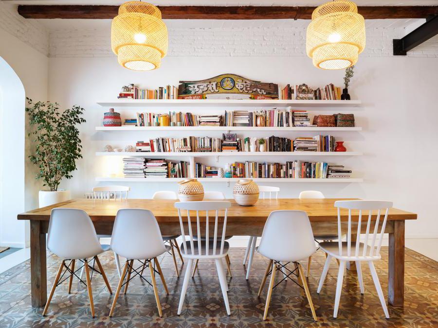 Airbnb Plus, appartamento Barcellona. Airbnb Plus è una selezione di case che offrono la massima qualità, con host che si distinguono per le ottime recensioni e l'attenzione ai particolari. Ogni casa viene verificata attraverso un controllo qualità di persona per garantire i più alti standard di eccellenza e design