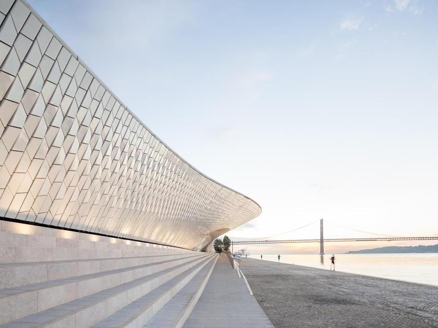 Lisbona. Lungo il fiume Tago, un nuovo polo culturale con il Maat (® Francisco Nogueira)
