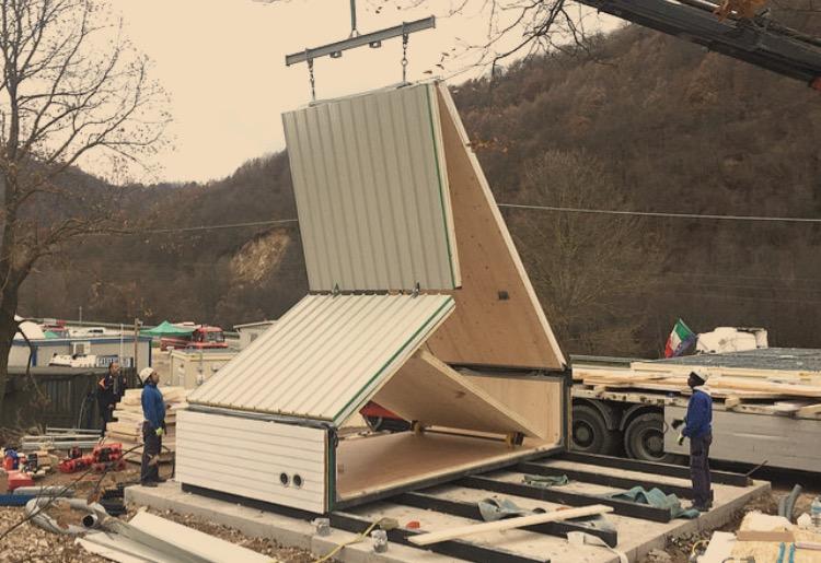 Madi (Modulo Abitativo Dispiegabile) è una casa pieghevole made in Italy che si costruisce in 6 ore; sviluppata dall'architetto Renato Vidal con il sostegno di AreaLegno. Si avvolge su se stessa e una volta aperta è dotata di tutti i comfort, è antisismica ed energeticamente efficiente. Il modulo base costa 28mila euro per 27 mq. www.madihome.com