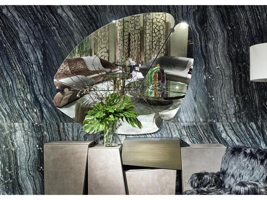Roberto Cavalli Home Luxury Tiles (Gruppo Ceramiche Ricchetti). Collezione Precious Wood, ispira ad una doga di rovere rivestita, nei colori Oyster, Gold, Jungle, Aqua Blue, Ink e nei formati 20x120 cm e 26,5x180 cm. Collezione Rock Symphony nella versione Glam.