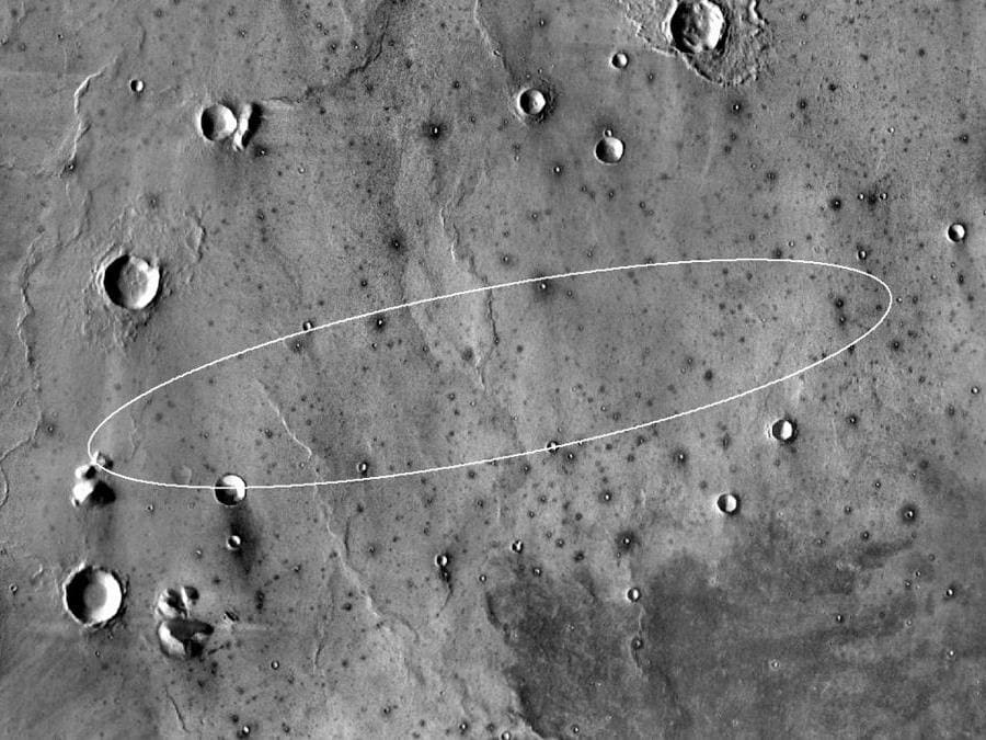 Questa immagine non datata ottenuta dalla NASA e ripresa dall'orbita di Mars Odyssey mostra il sito di atterraggio di destinazione per il lander InSight della NASA nella regione di Mar Elysium Planitia. (Photo by HO / NASA/JPL-Caltech/ASU / AFP)