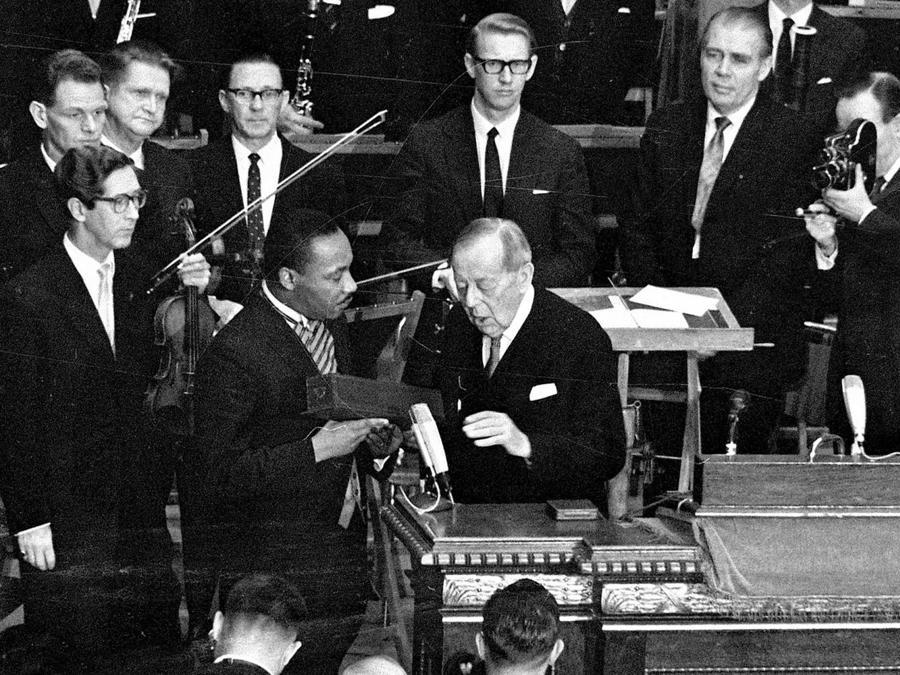 10 dicembre   1964  - La consegna del premio Nobel per la pace (AP Photo, File)