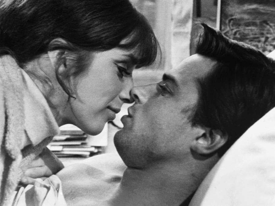 DE L'AMOUR con Elsa Martinelli e Jean Sorel, 1964. (Contrasto)