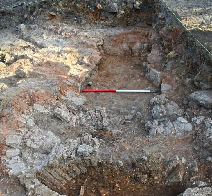 Lo scavo di Gerace, in una foto diffusa il 26 gennaio 2019. Ripartono nell'Isola, dopo dieci anni, gli scavi archeologici e i loro restauri. La Regione Siciliana ha finanziato, infatti, otto cantieri nelle province di Palermo, Catania, Agrigento, Trapani, Enna, Ragusa e Messina, per un totale di 500mila euro. Tutti i lavori - scavi, consolidamento, messa in sicurezza, restauro e creazione di percorsi di visita - prenderanno il via tra qualche settimana, quando le condizioni meteorologiche consentiranno l'avvio delle operazioni. Le attività riguarderanno, soprattutto, quelle zone della Sicilia che fino a ora hanno ricevuto meno attenzioni, sia in termini di finanziamento per la ricerca, sia per l'inclusione nei grandi circuiti. ANSA/ UFFICIO STAMPA REGIONE SICILIA
