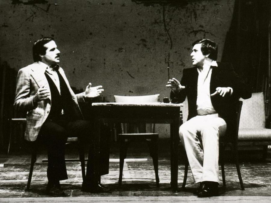 Aldo (s) e Carlo (d) Giuffrè sul palcoscenico a Roma. ( ANSA/dba)