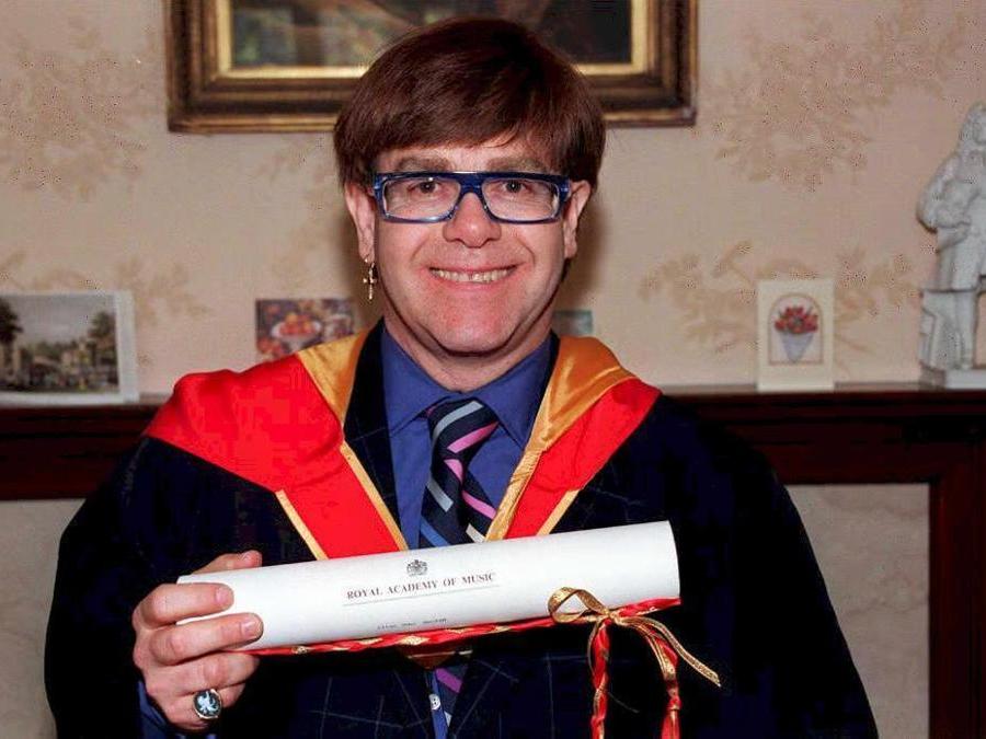 Elton John, mezzo secolo di «pop art» formato canzone Il Sole 24 ORE