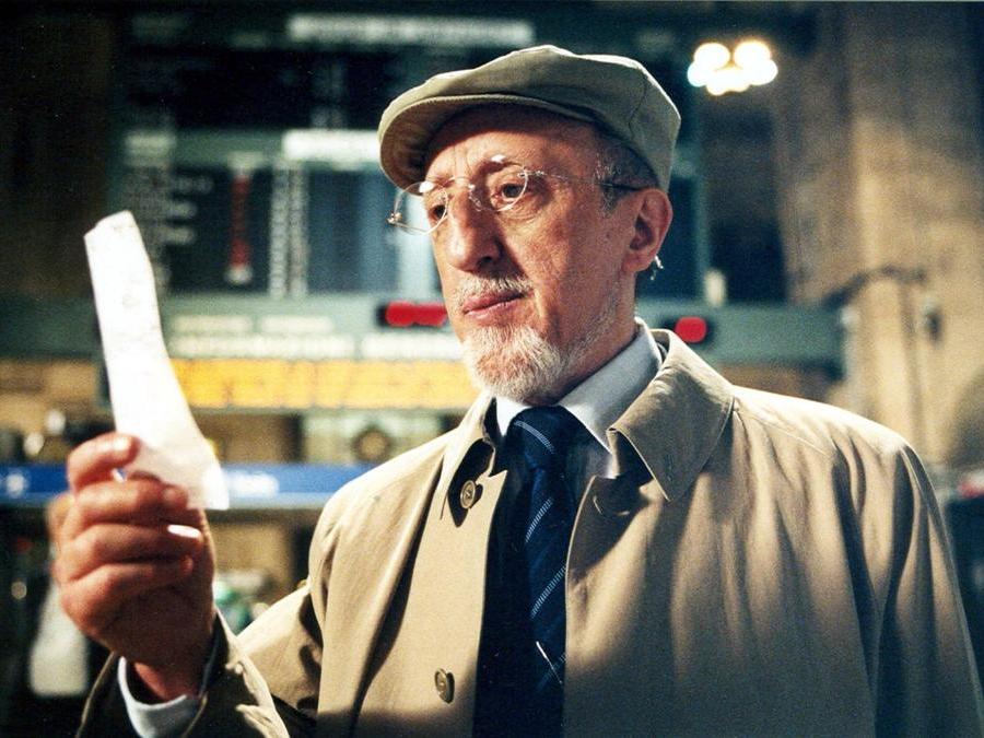 2005,  Carlo Delle Piane in un’immagine di scena di «Tickets», il film a sei mani di Ermanno Olmi, Abbas Kiarostami e Ken Loach (Ansa)