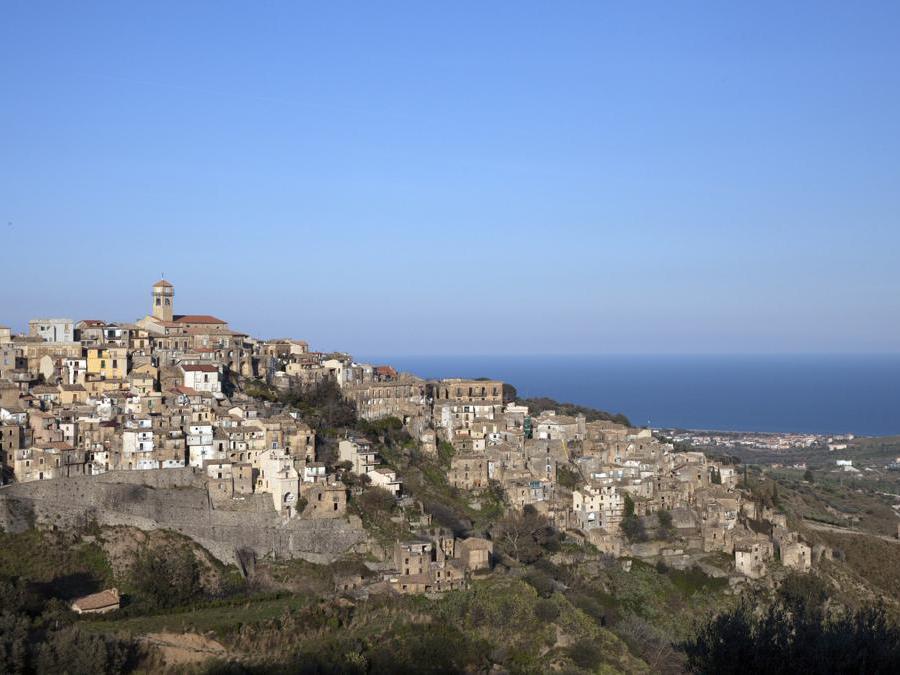 Badolato (CZ), borgo - Foto Salvatore Paravati © FAI - Fondo Ambiente Italiano